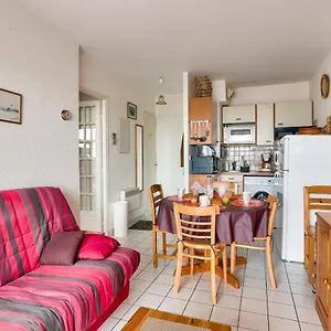 appartement-a-moins-de-100m-de-la-plage-du-bourg-pour-4.inbrittany.com/